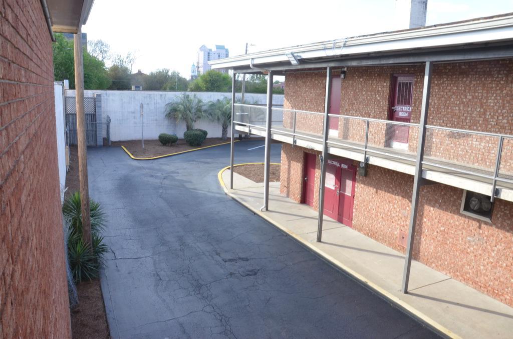 Americas Best Value Inn Augusta Historic Downtown Exterior foto